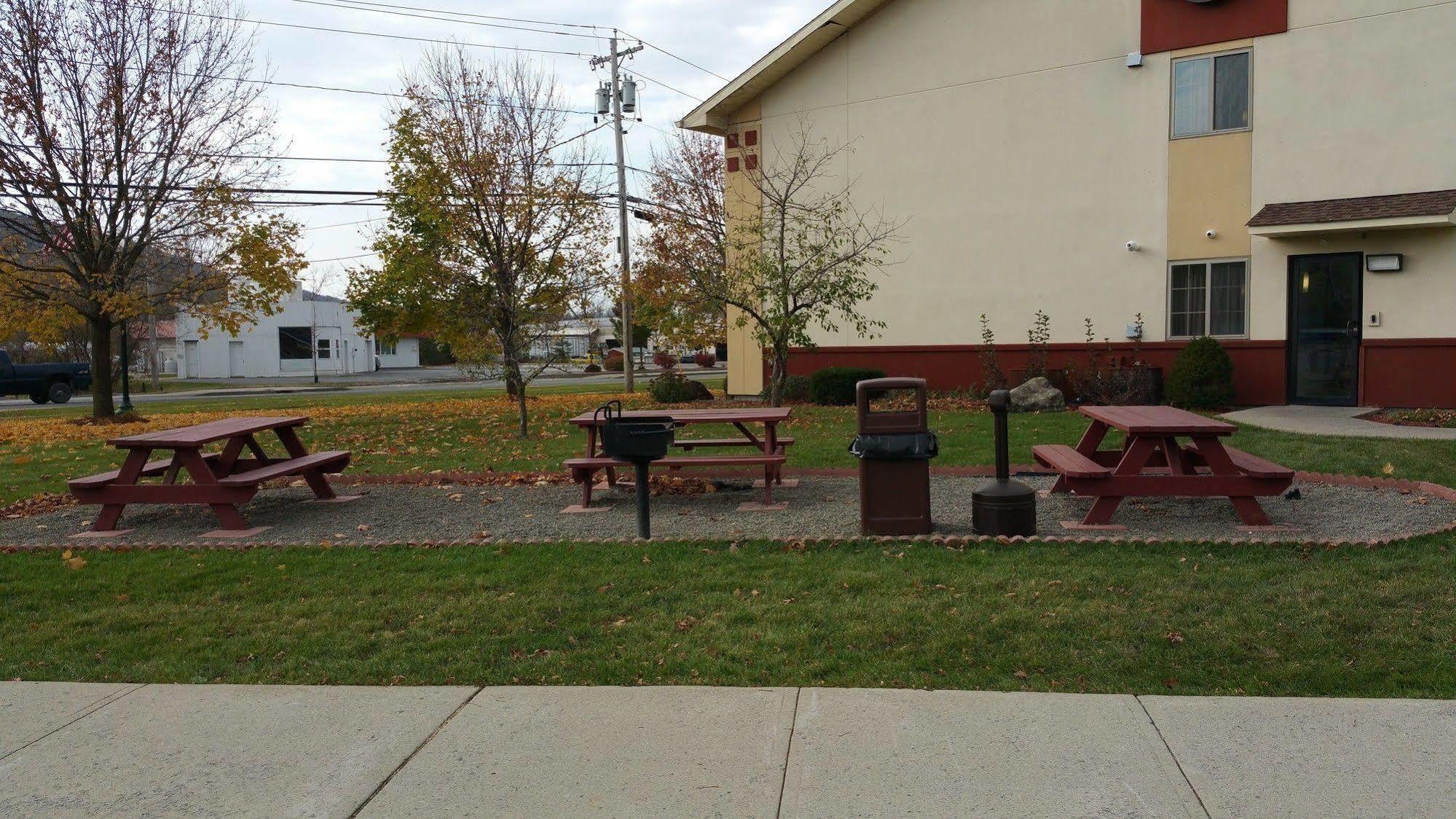 Super 8 By Wyndham Cobleskill Ny Exterior photo